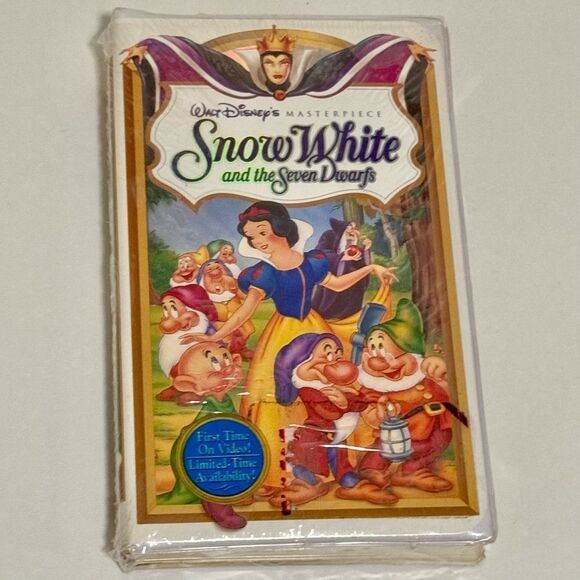 Disney Snow White and the Seven Dwarfs VHS, Never Opened, Original Packaging - Picture 1 of 8